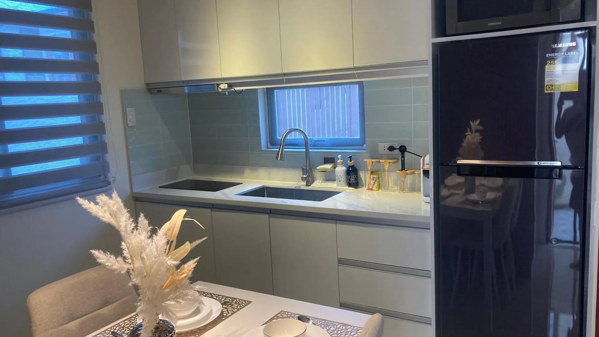 Modern Getaway Near Alona Beach! Dauis