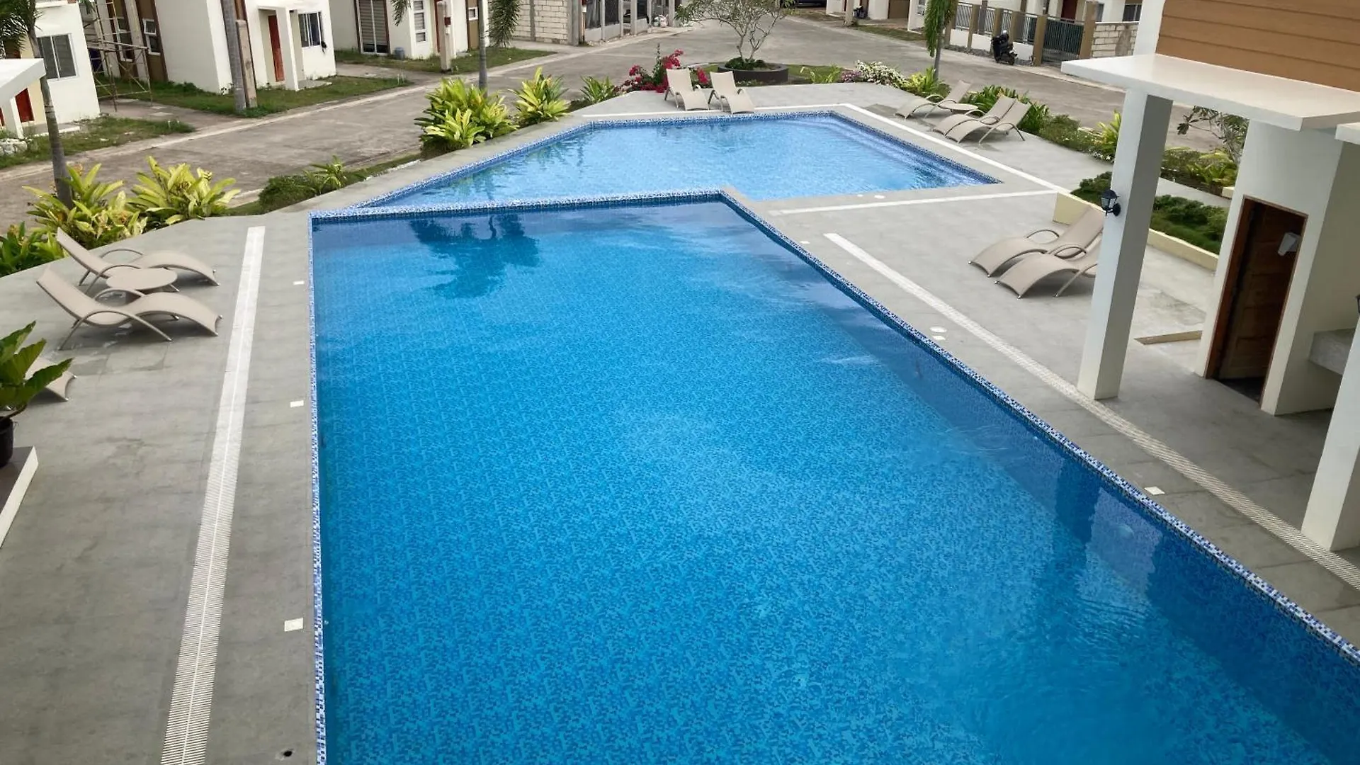 Modern Getaway Near Alona Beach! Dauis Holiday home