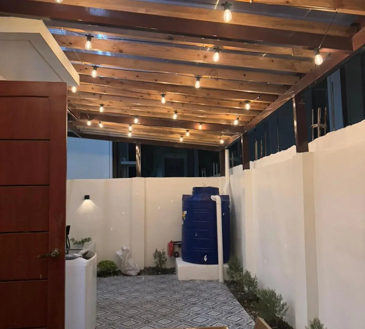 Modern Getaway Near Alona Beach! Dauis Holiday home